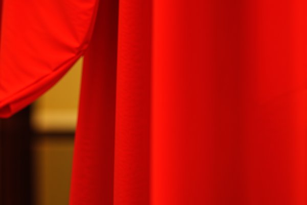Chinese Wedding Traditions: From Betrothal to Banquet